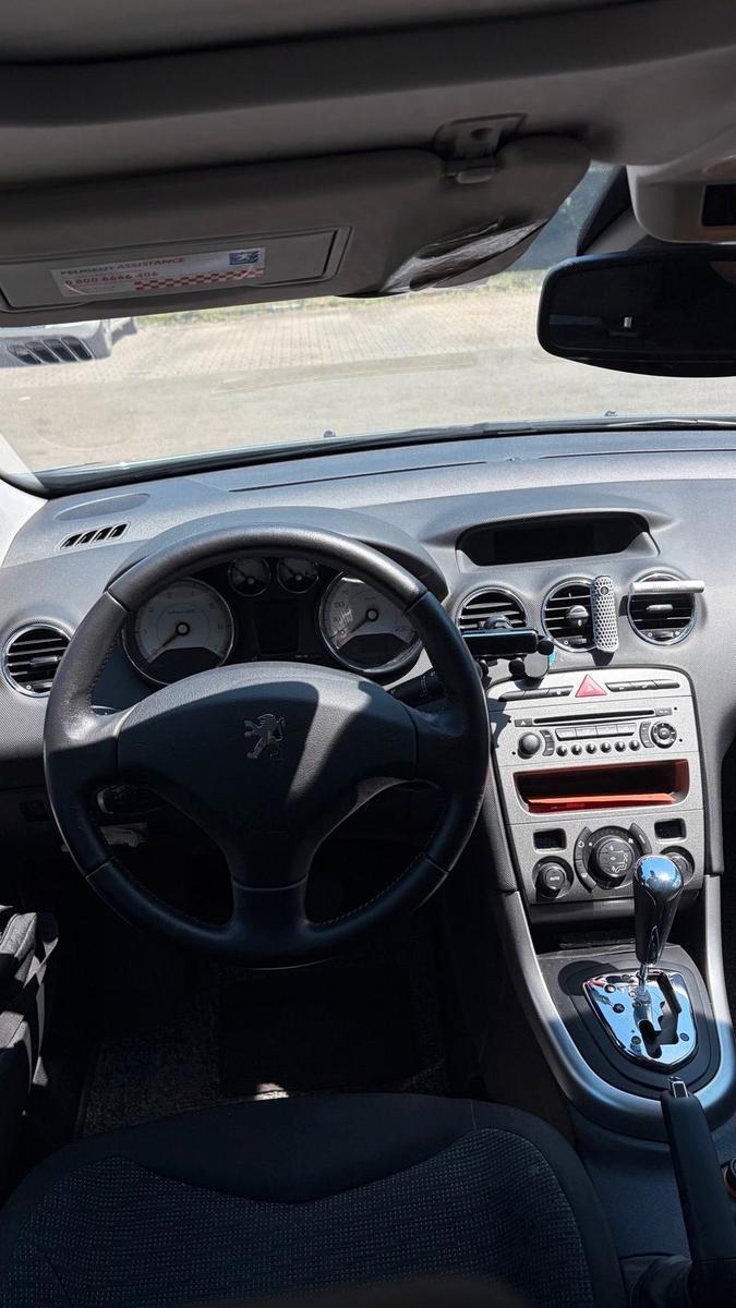 Peugeot 308 2008 — photo 7