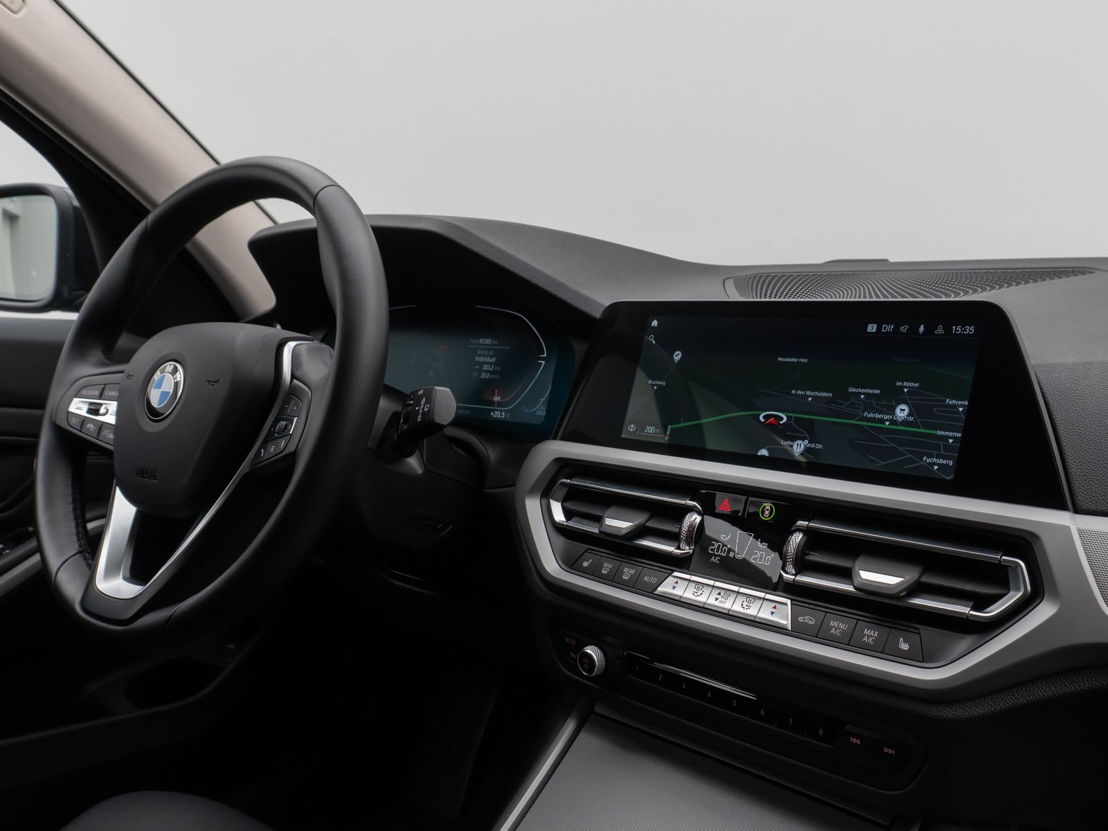 Fahrzeugabbildung BMW 320d HUD DAB Stop&Go Komfort Alarm AHK PDC Sport