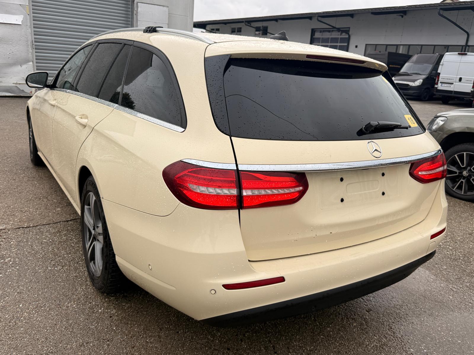 Mercedes-Benz E 220 E T-Modell    Vollfahrbereit