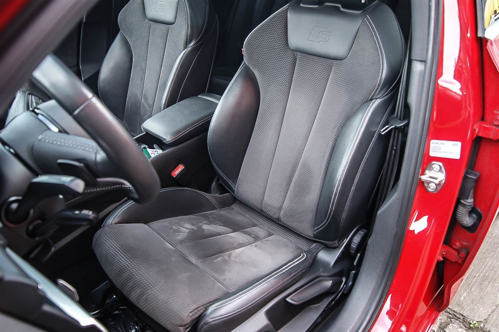Fahrzeugabbildung Audi A4 Avant 20 TDI S-Line SPORT PANORAMA KAMERA DSP