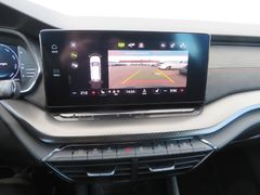 SKODA Octavia Combi 2.0 TDI RS 4x4 DSG Reise Ahk Navi SKODA Octavia Combi 2.0 TDI RS 4x4 DSG Reise Ahk Navi