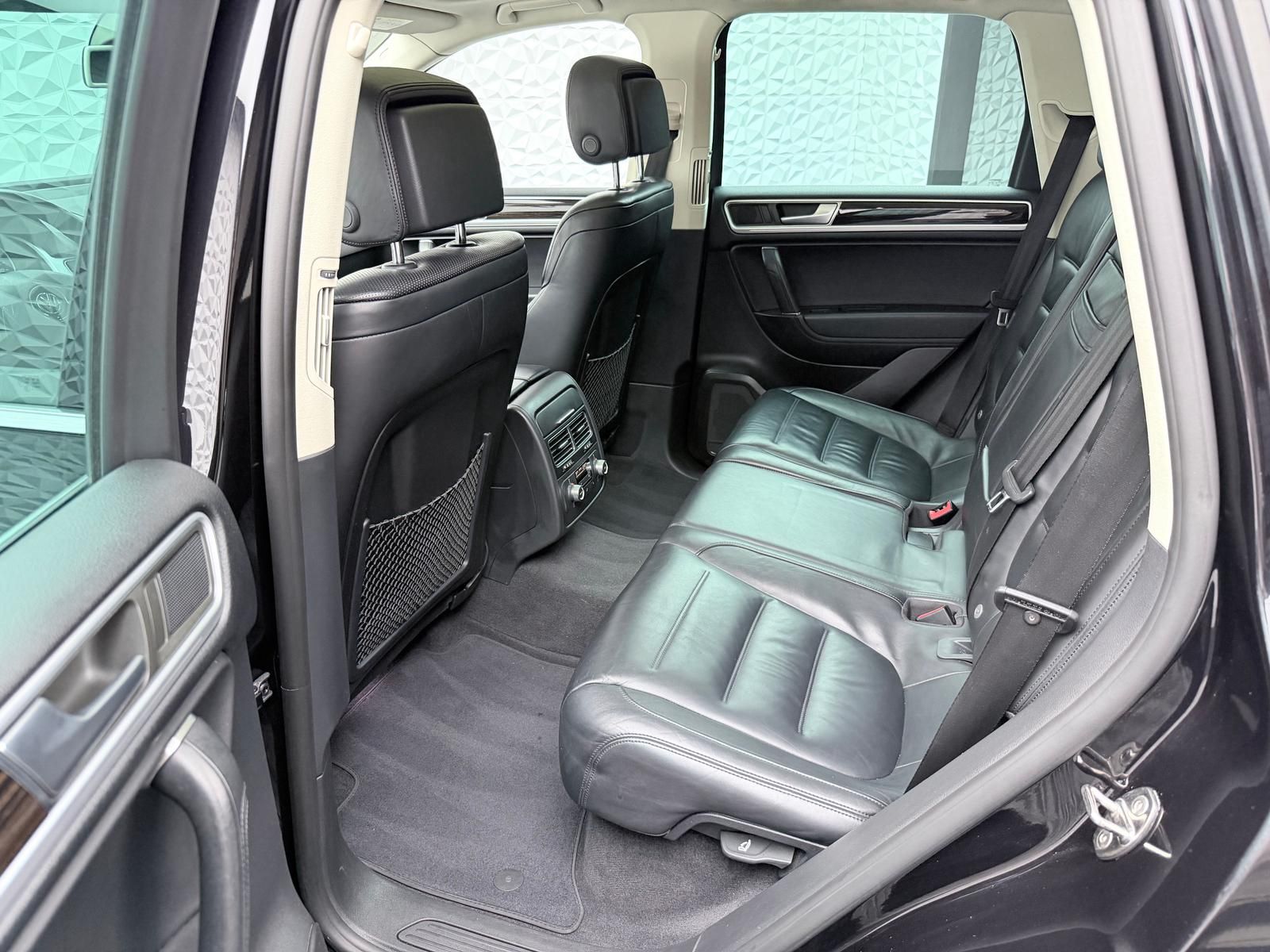 Fahrzeugabbildung Volkswagen Touareg 3.0 TDI 4M/LUFT/STANDHZ/PANO/AHK/360°/AC