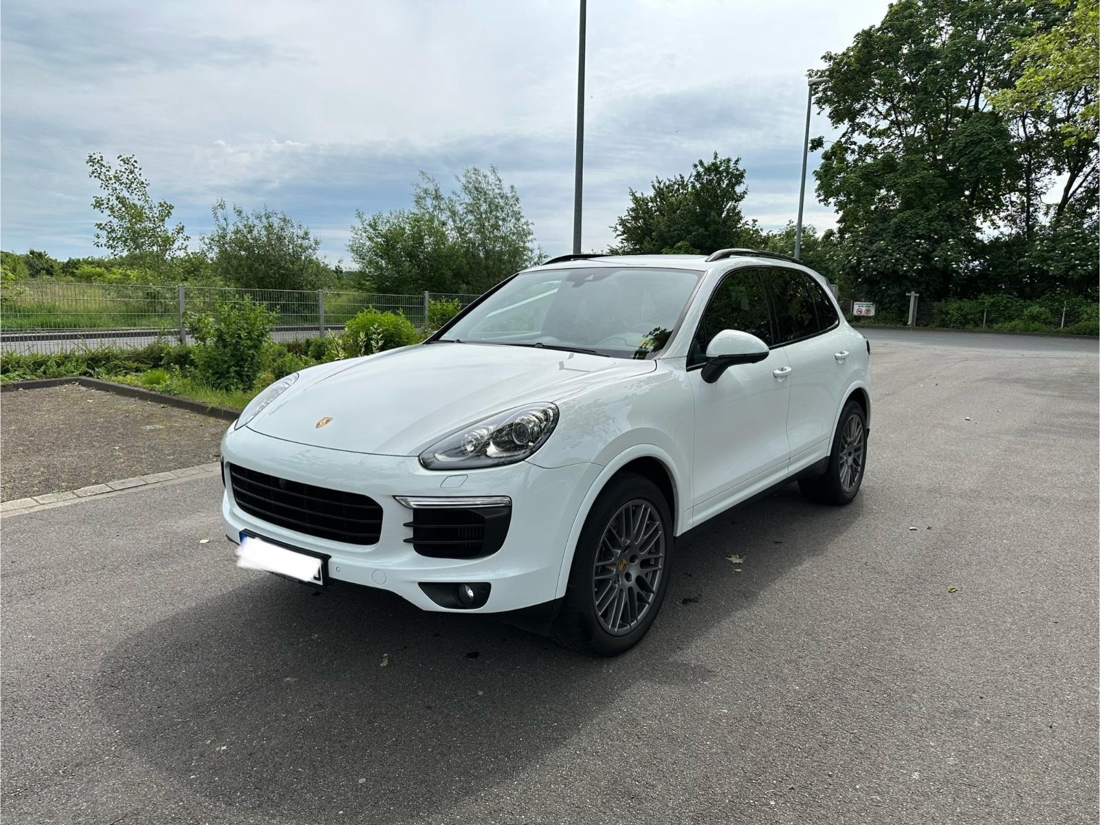 Porsche Cayenne Diesel Platinum Edition,Panorama,Bose,