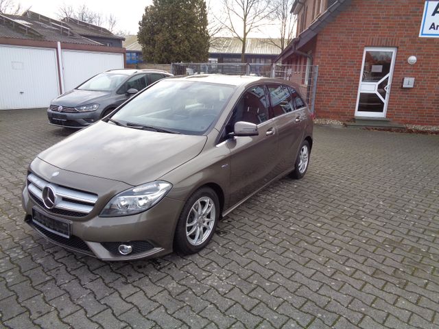 Mercedes-Benz B 180 Style, SHZ., Navi, Met. 8 fach Bereift