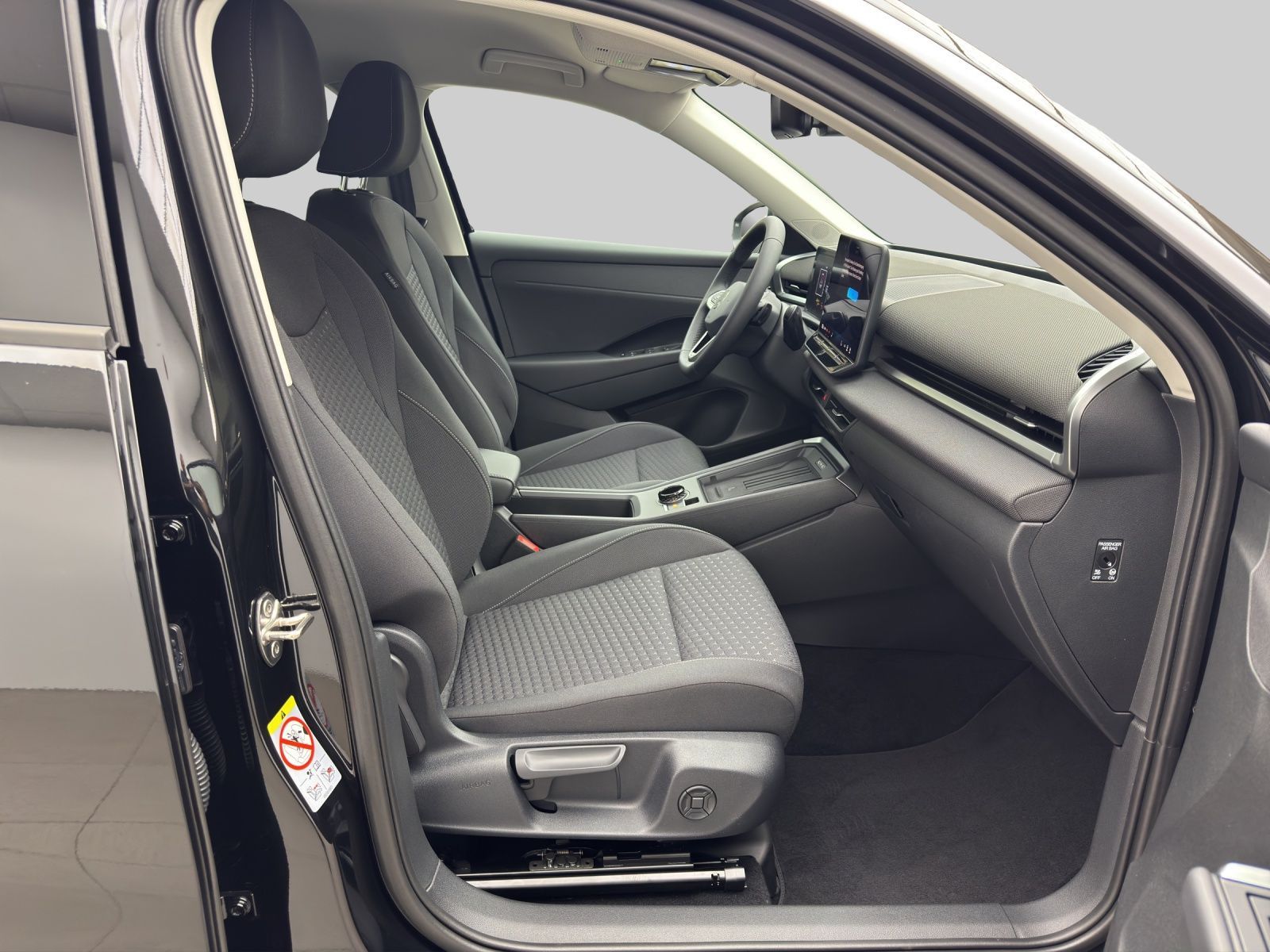 Volkswagen T-Roc 1.5 eTSI DSG LIFE LED ASSIST AHK LM17 foto 4