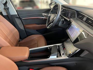 Audi Q8 - 12