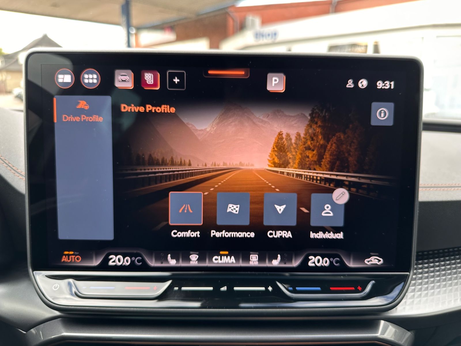 Fahrzeugabbildung CUPRA Leon VZ 2.0 TSI Pano/ACC/APP/LED/RFK/PDC/SHZG