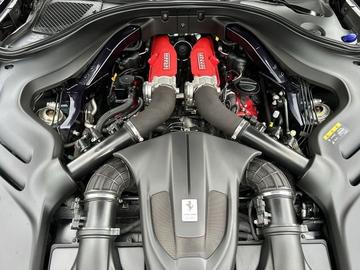 صورة 10 لـ 2020 Ferrari ROMA