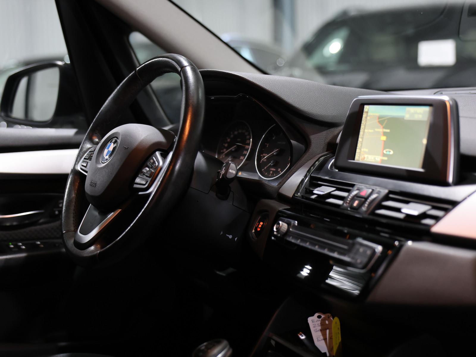 BMW 218 Gran Tourer Advantage / 7-SITZER / LED / AHK