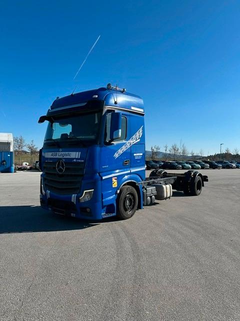 Mercedes-Benz Actros 1853 Gigaspace Solostar Concept