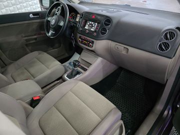 Volkswagen Golf - 11