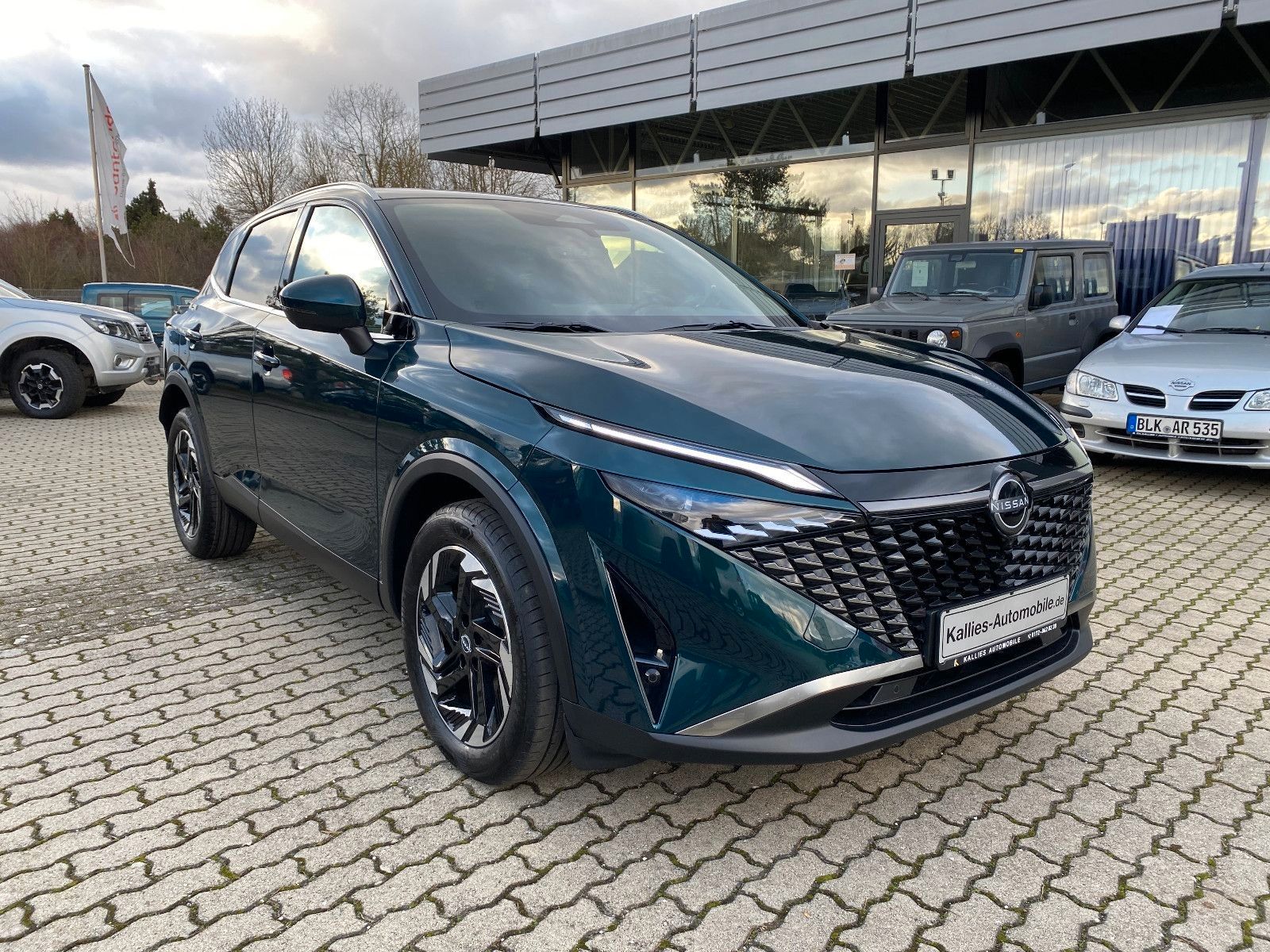 Fahrzeugabbildung Nissan Qashqai 1.3 DIG-T MHEV N-Connecta LED+SHZ+AHK