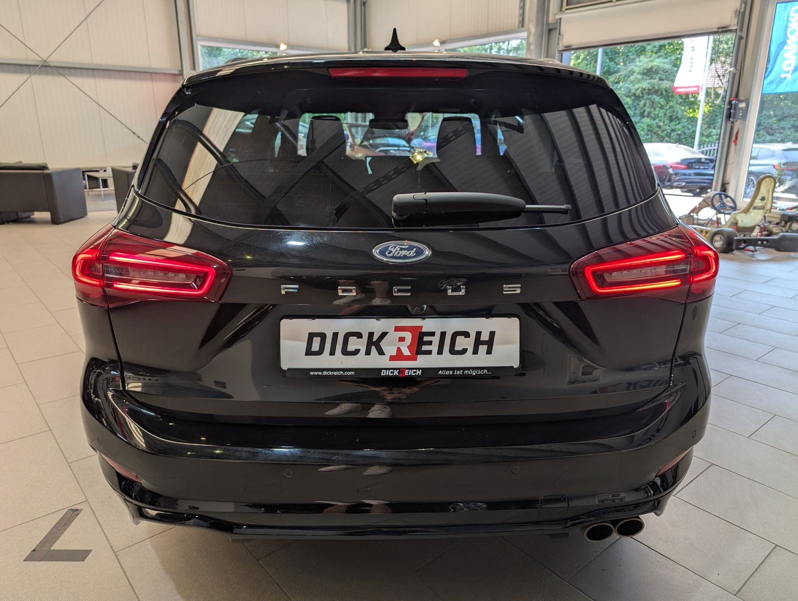 Fahrzeugabbildung Ford Focus 1.0 EB ST-Line ACC LED CAM Styling WINTER