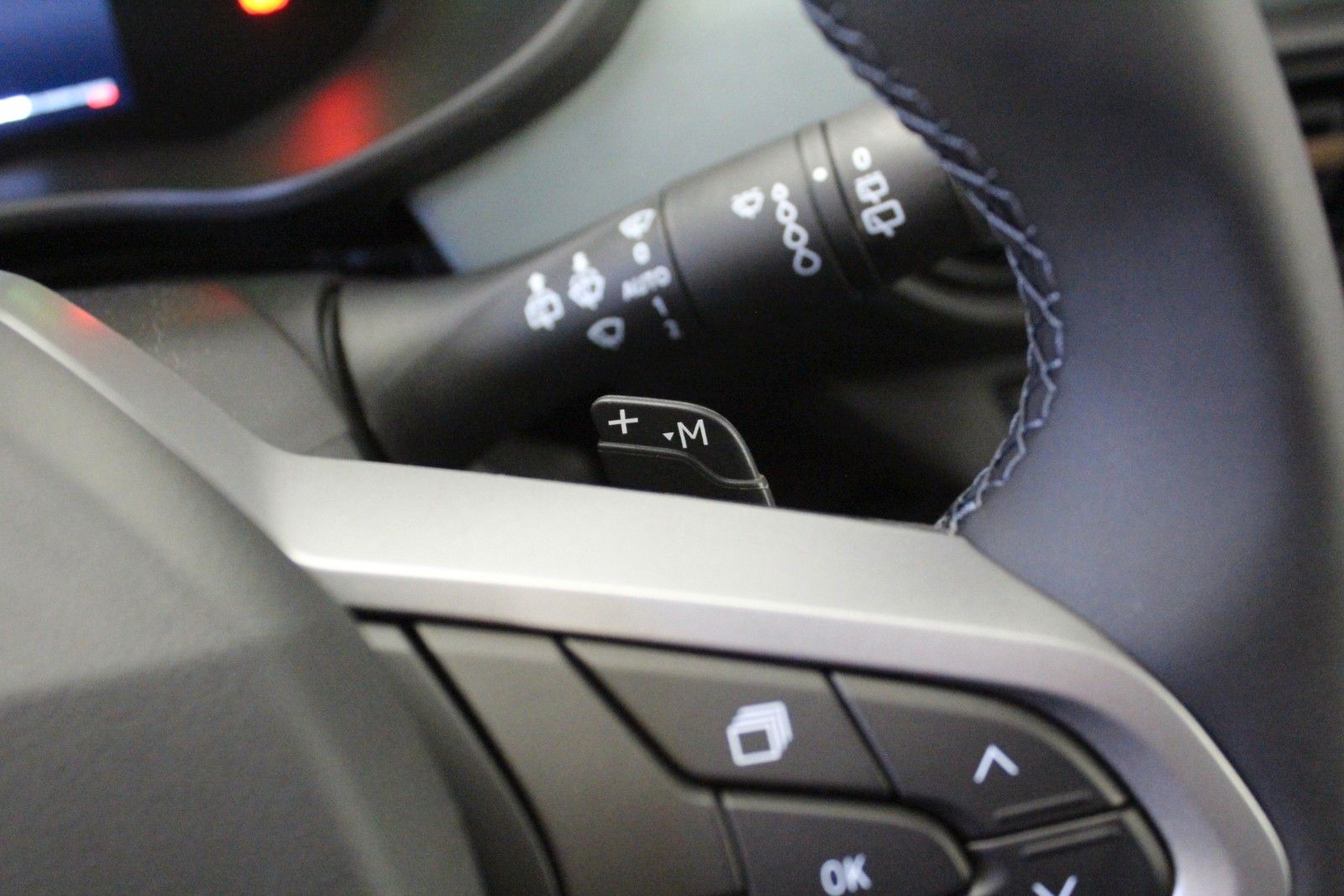 Fahrzeugabbildung Dacia Jogger Eco-G 120 Extreme 5 Sitzer  Winterp.*