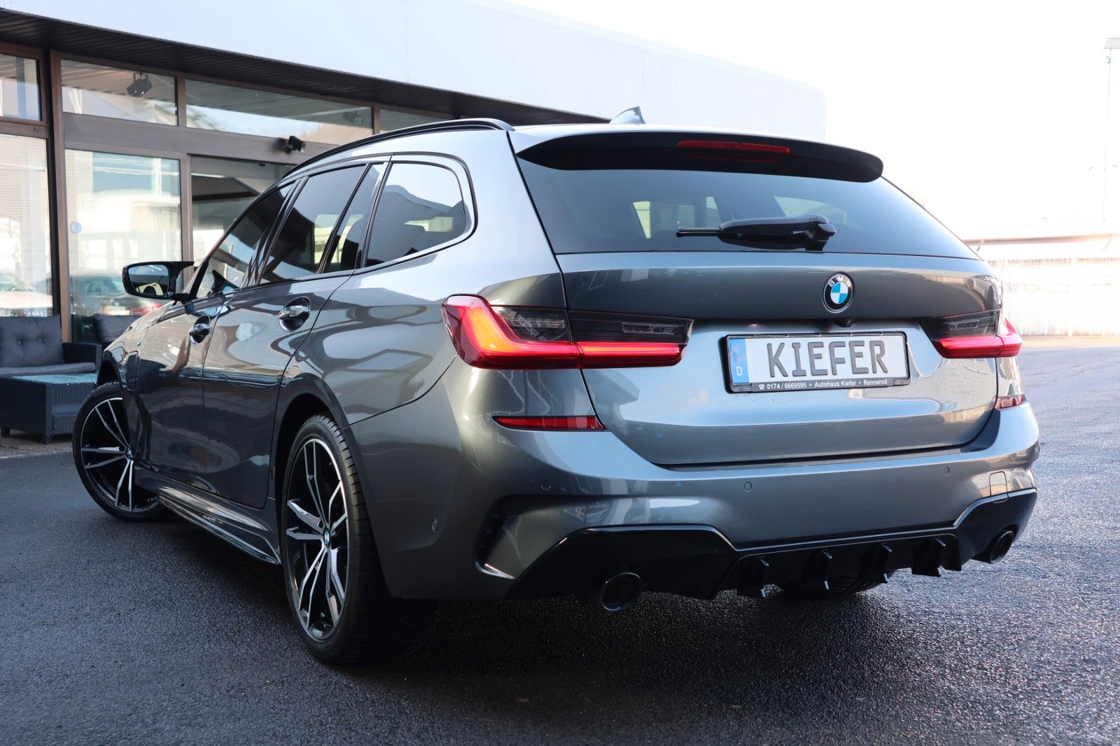 BMW 330e Touring Hybrid M/ACC/Cockpit/KAMERA/SPUR/19 foto 4