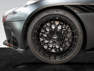 2024 Aston Martin DBS — фото 9