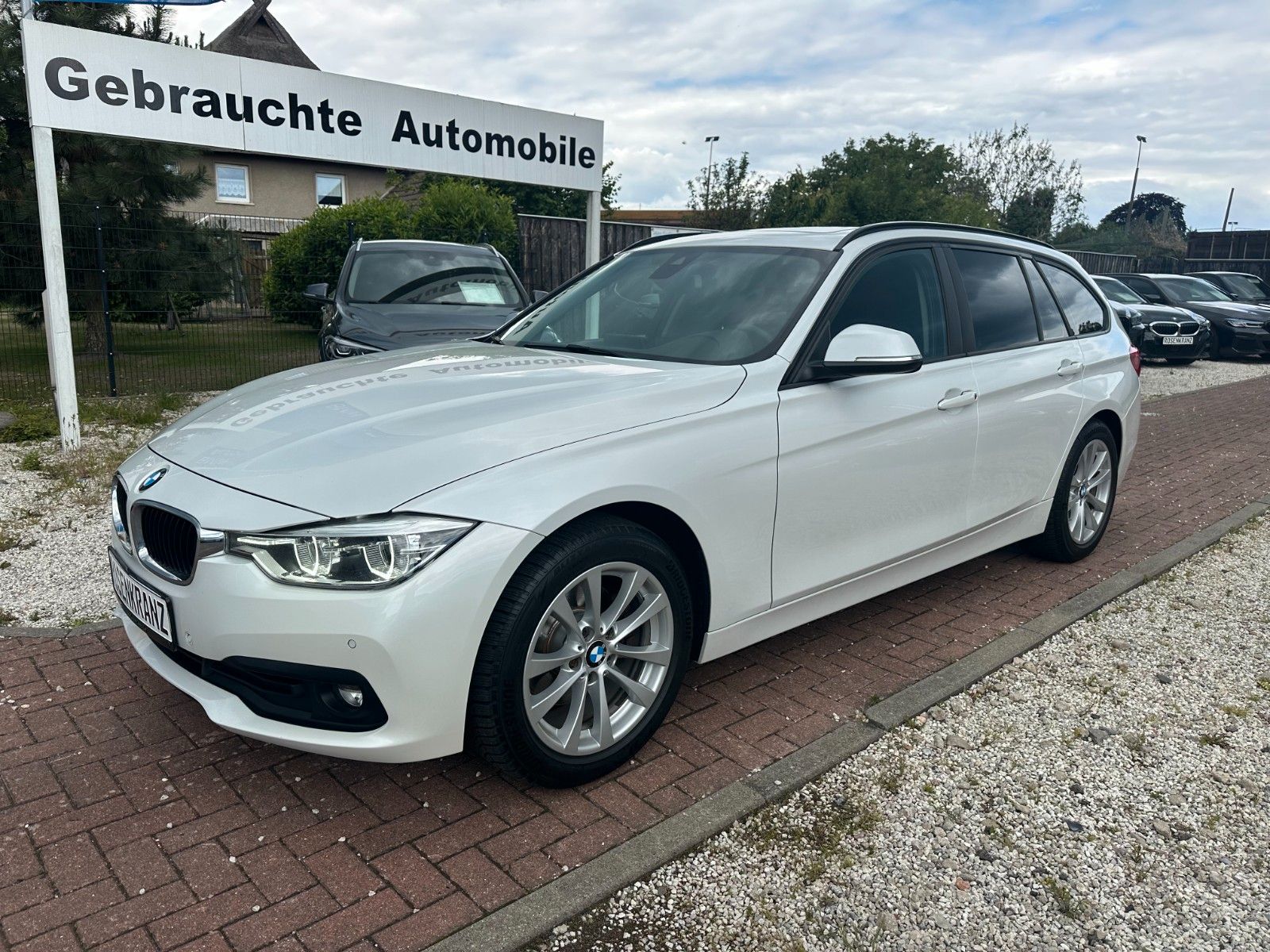 BMW 320d*HIFI*LED*NAVI PROF.*PANORAMA*