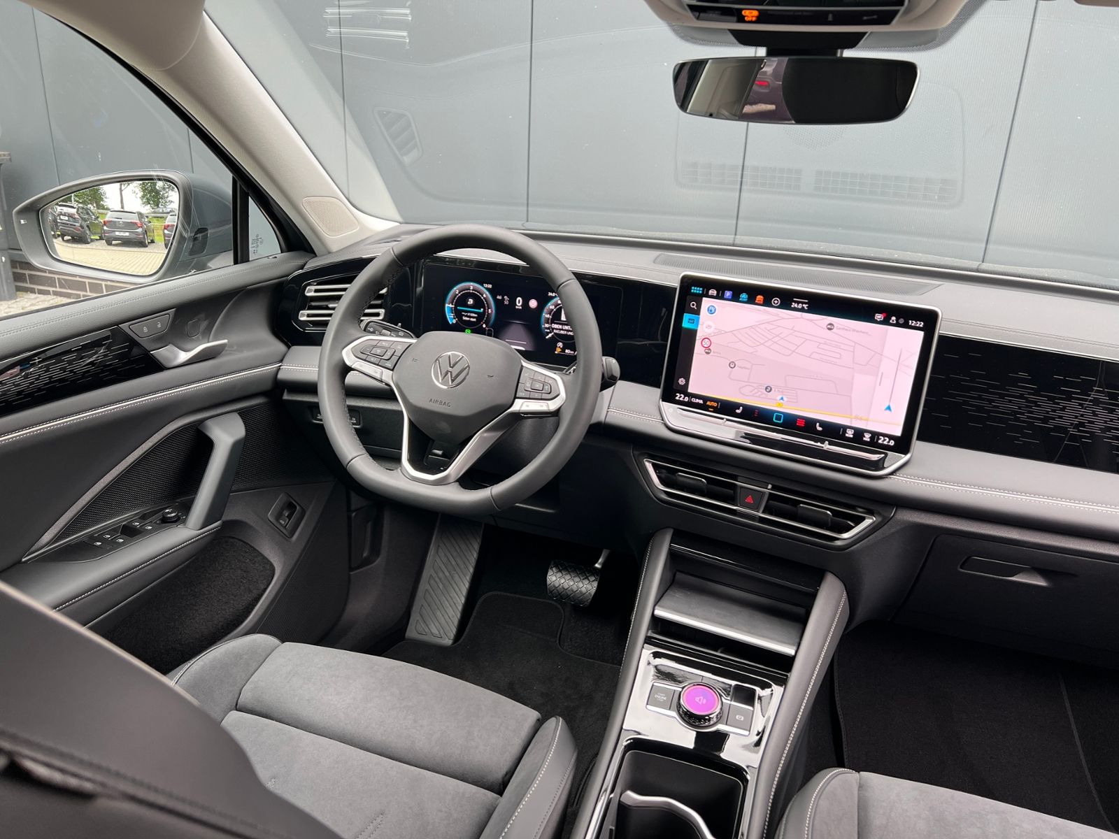 Fahrzeugabbildung Volkswagen Tiguan Elegance 2.0 TDI DSG *AHK, IQ.Light, 18'-