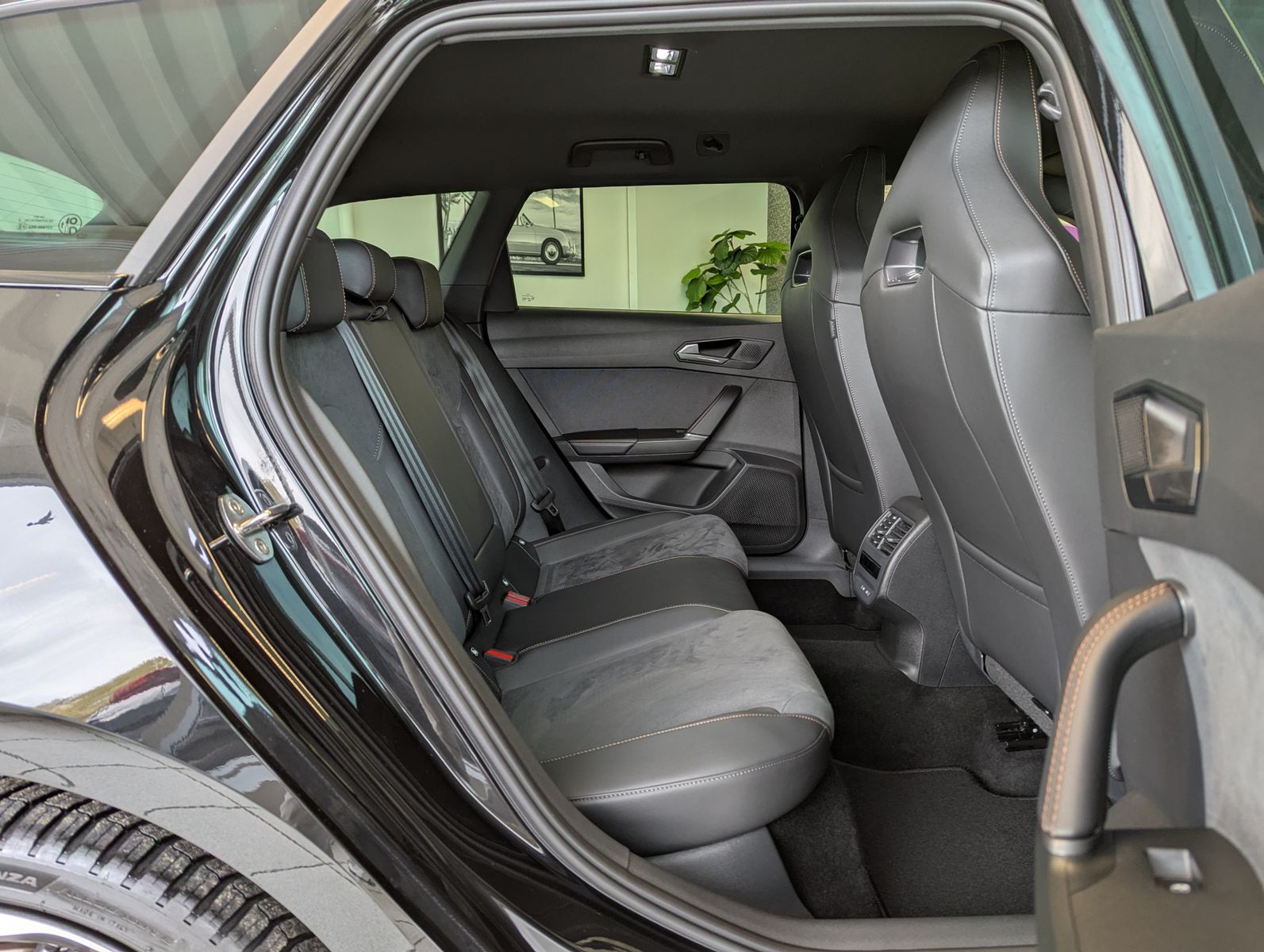 CUPRA Leon 2.0 TDI Intelligent-Dynamic-Edge-Pake Cam - Image 15