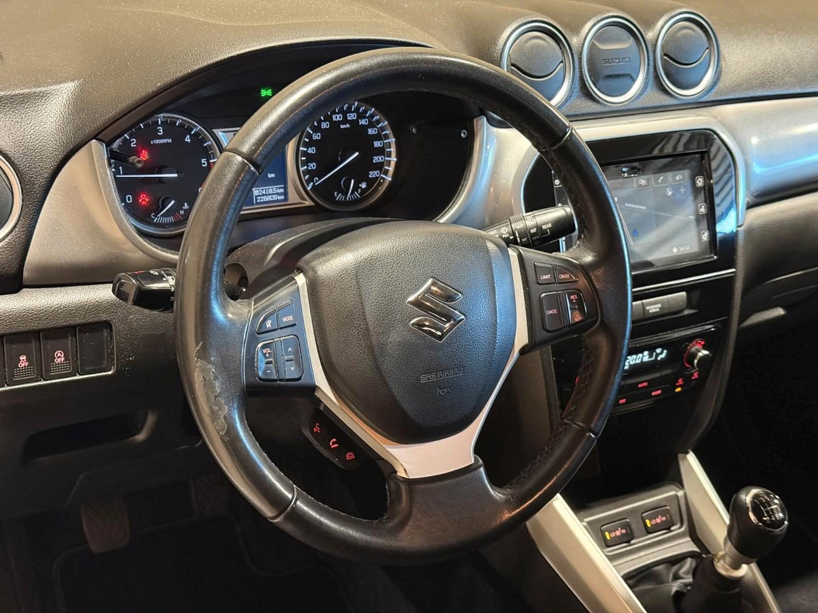 Suzuki Vitara 2015 — photo 12