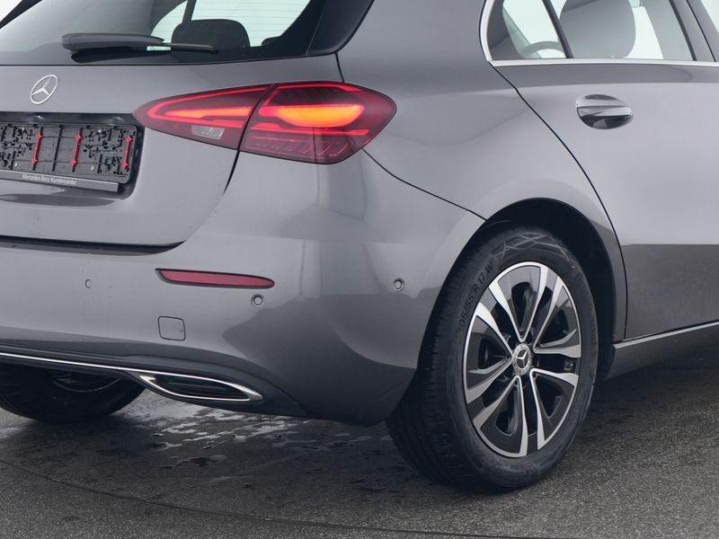 Fahrzeugabbildung Mercedes-Benz A 200 Progressive R-Kamera+LED+DAB+IHC+MBUX