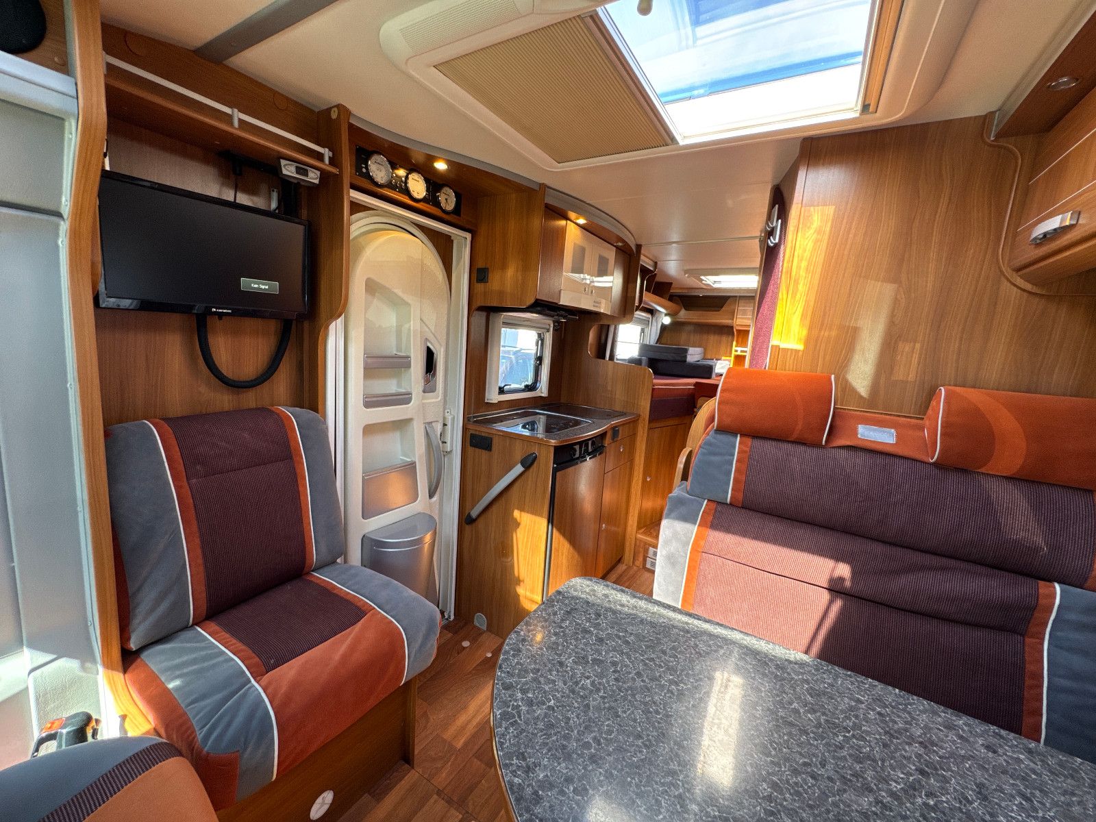 Fahrzeugabbildung Dethleffs GLOBEBUS T 004 FIAT KAMERA SAT TV LUFTFEDERUNG