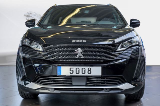 Peugeot 5008 BlueHDi 130 EAT8 GT++SHZ++EPH++NAVI++PANO++