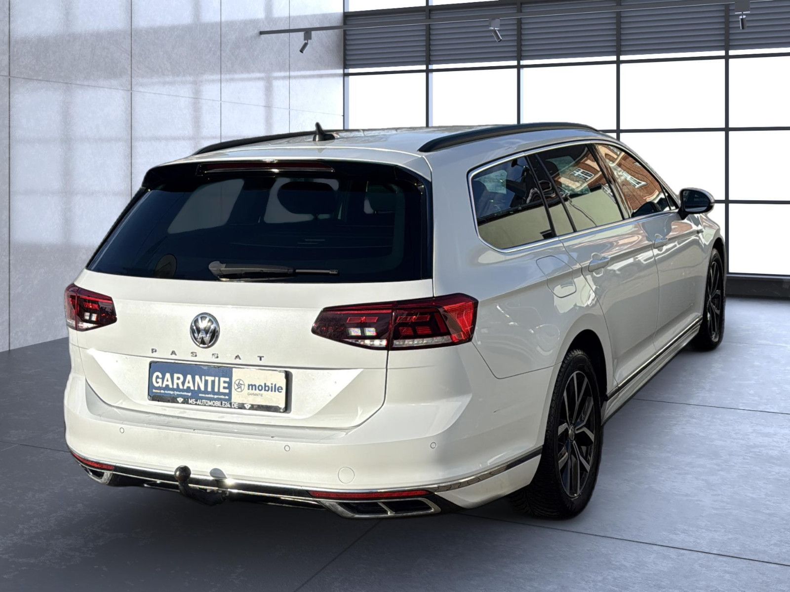 Fahrzeugabbildung Volkswagen Passat Variant Business/ AHK / Bremsen vo+hi neu