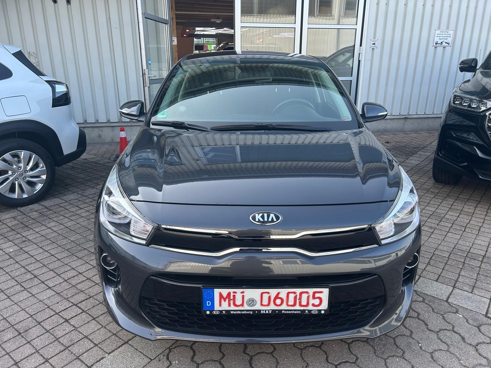 Kia Rio 1.4 Dream Team 5-türig 8-fach bereift