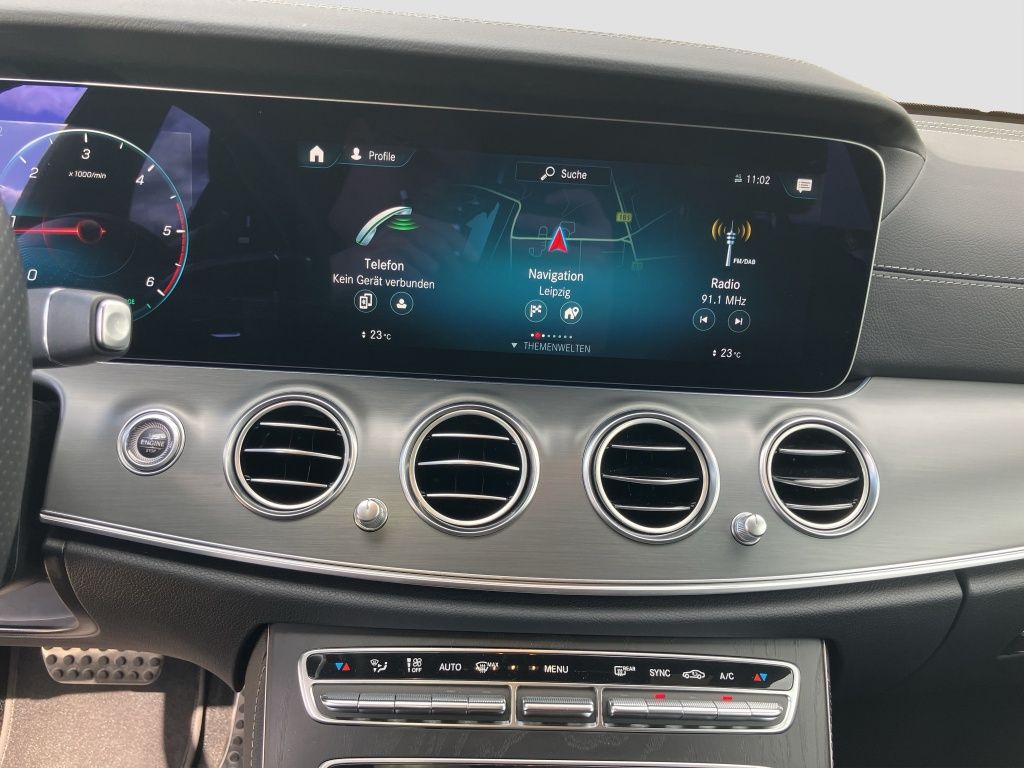 Fahrzeugabbildung Mercedes-Benz E 220 d T-Modell AMG LINE*NightPaket*PanoDach