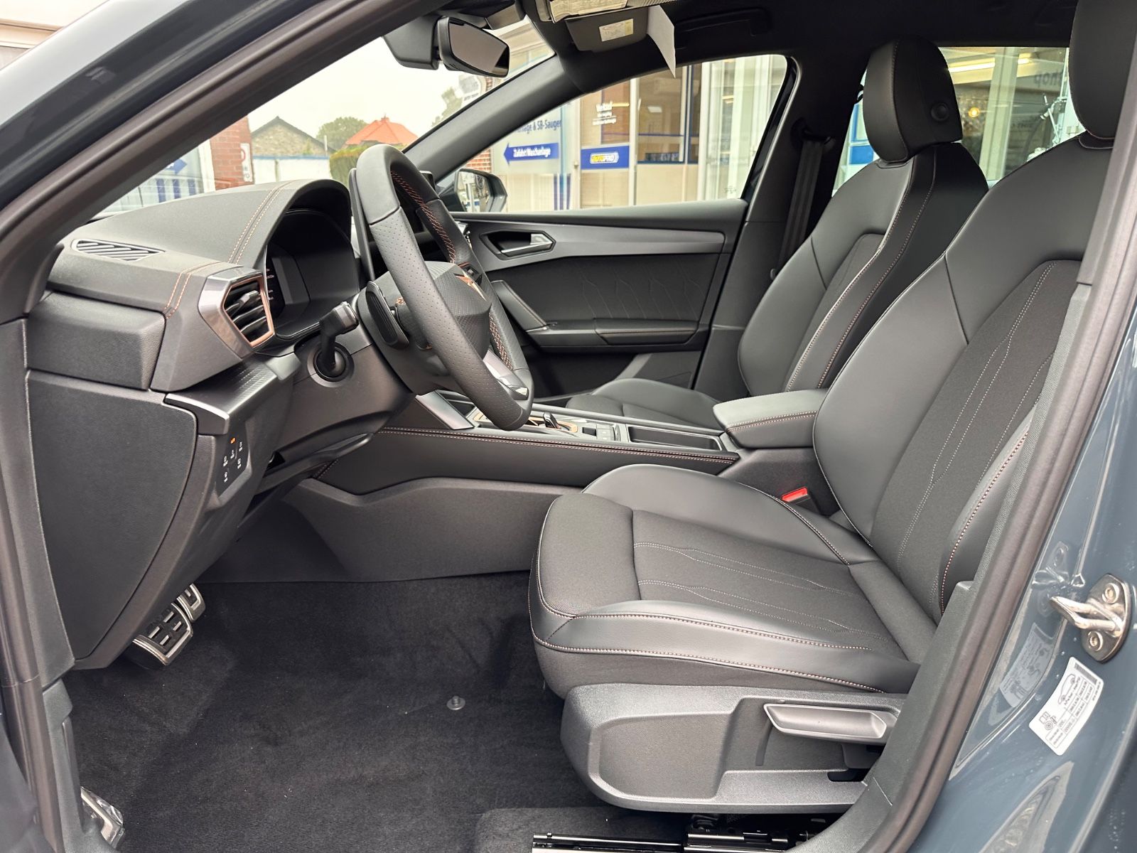 Fahrzeugabbildung CUPRA Leon ST 1.5 e-Hybrid DSG Matrix/ACC/APP/SHZ/RFK