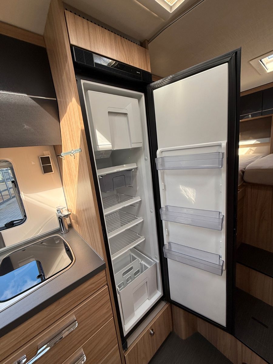Fahrzeugabbildung HYMER / ERIBA / HYMERCAR MLT 570 Crossover V 6 190 PS