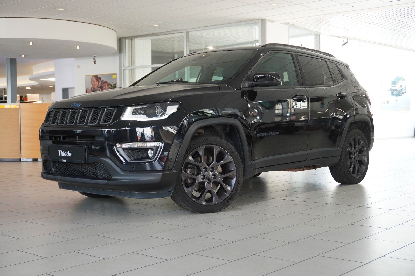 Fahrzeugabbildung Jeep Compass S 1.3T-GDI PHEV AWD SPORT NAVI/SH/KAMERA