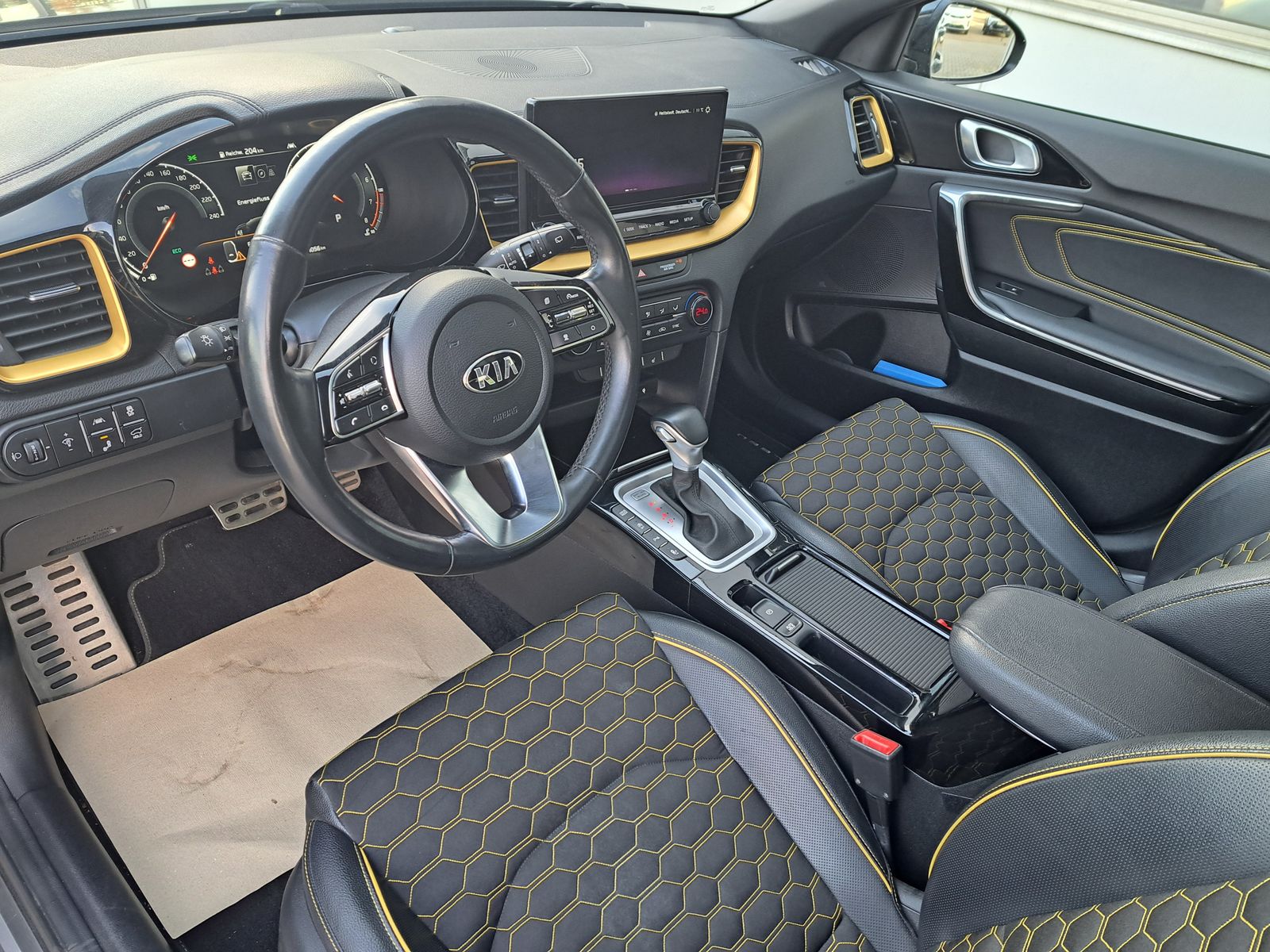 Fahrzeugabbildung Kia XCeed Xdition AUTOMATIK LED PANO KAMERA NAVI JBL