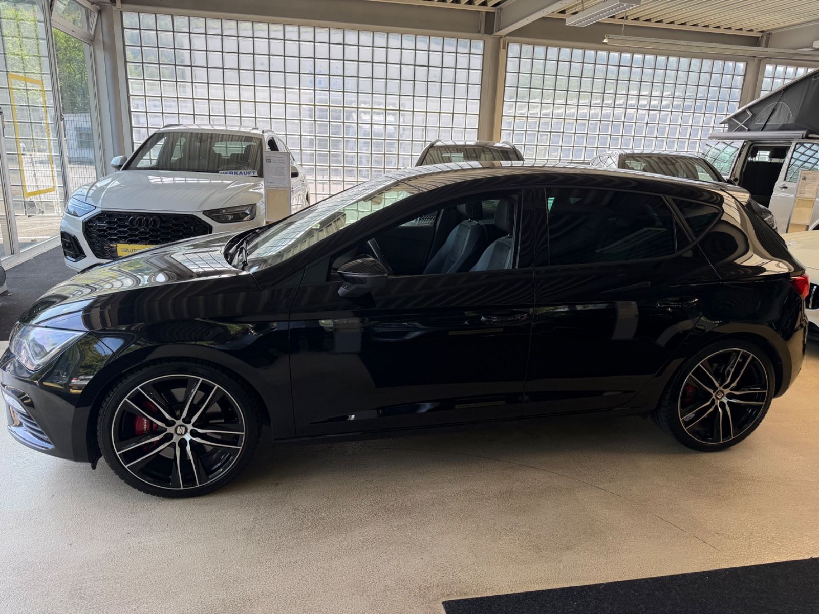 Fahrzeugabbildung SEAT Leon Cupra 300 * Schalter * 1.Hand*