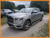 Dodge RAM 1500 Laramie 5.7 Hemi 4x4 - silberne Dodge RAM