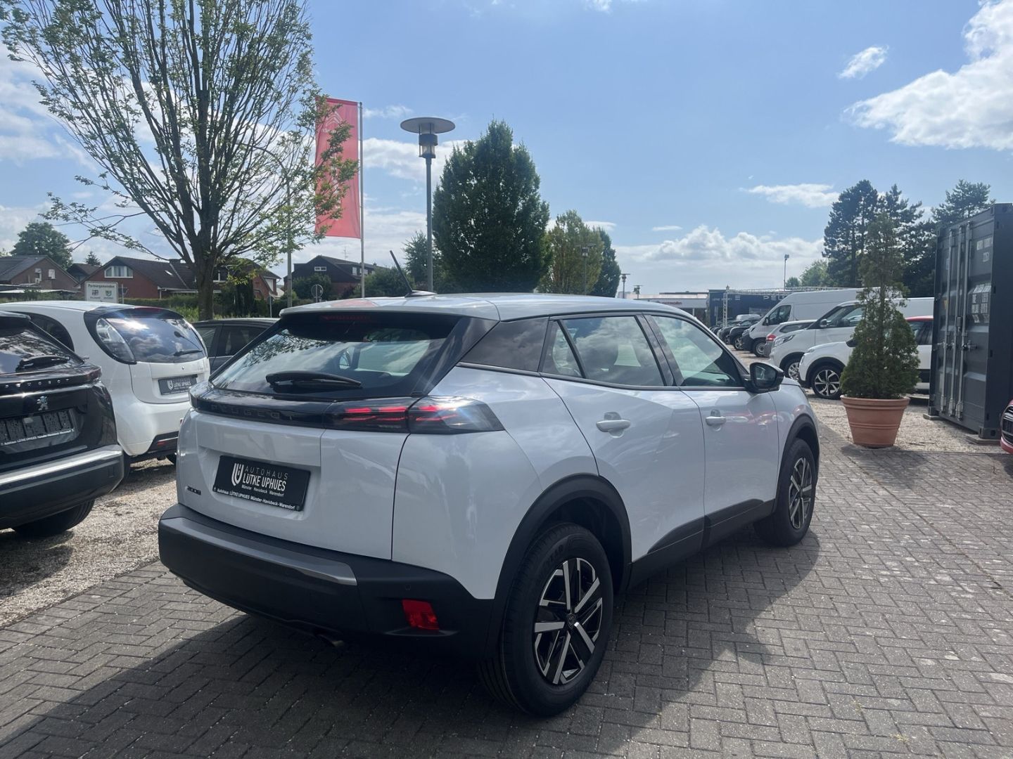 Fahrzeugabbildung Peugeot 2008 STYLE PureTech 100 CarPlay Klimaautom