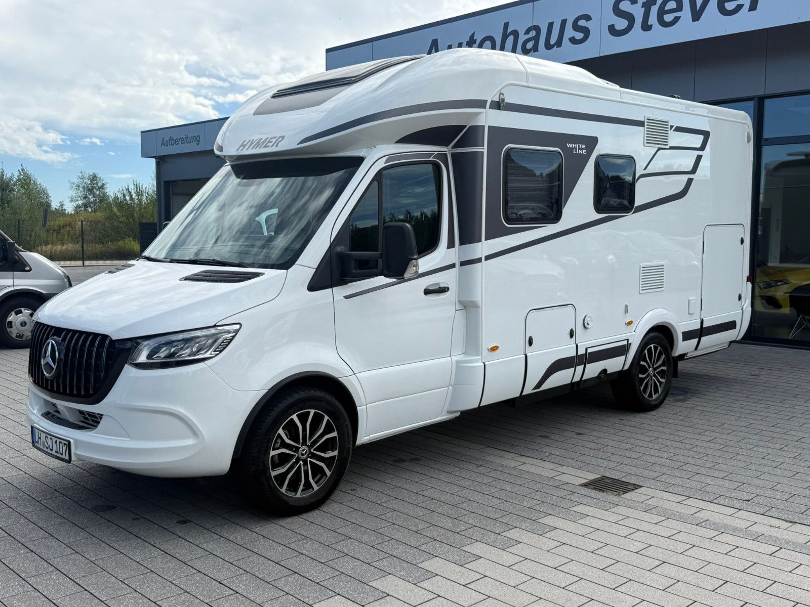 Fahrzeugabbildung HYMER / ERIBA / HYMERCAR BMC 550 T  White  Line