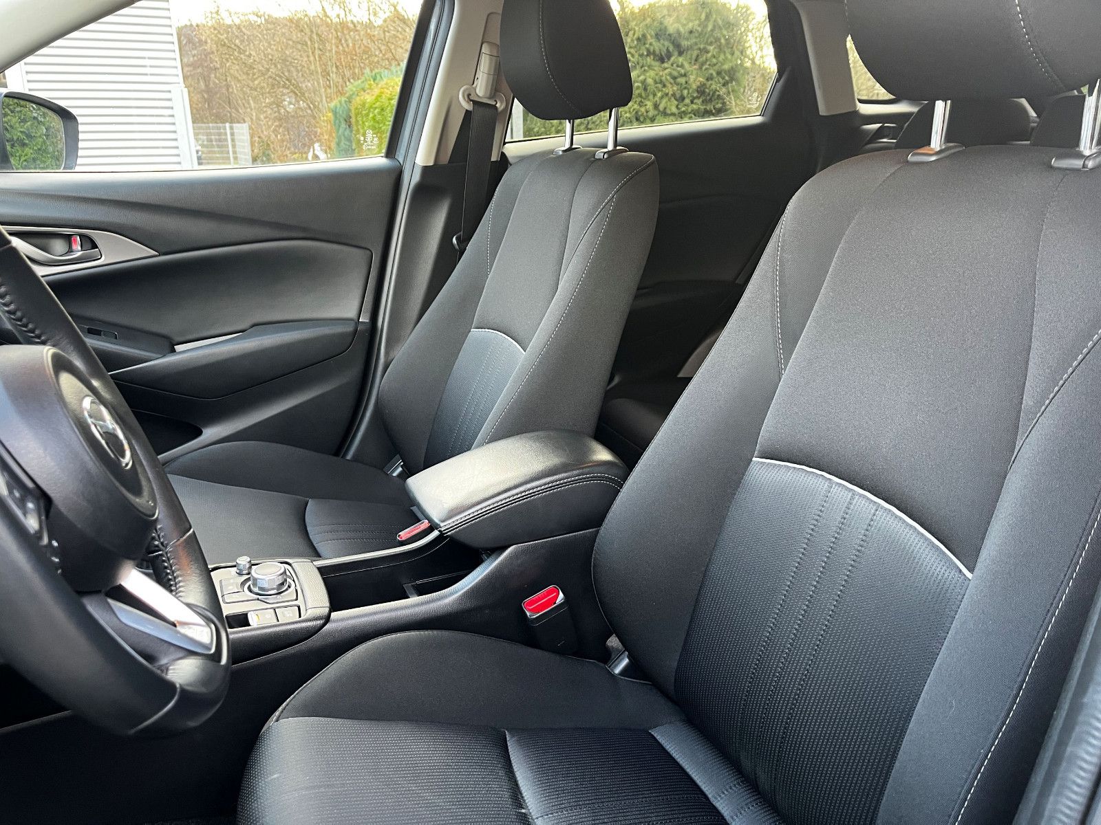 Fahrzeugabbildung Mazda CX-3 2,0 Selection NAV ALU SHZ GRA LED TOTW