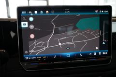 VW Tiguan 1.5 eTSI R-Line | Pano | HuD | AHK | 20" VW Tiguan 1.5 eTSI R-Line | Pano | HuD | AHK | 20"