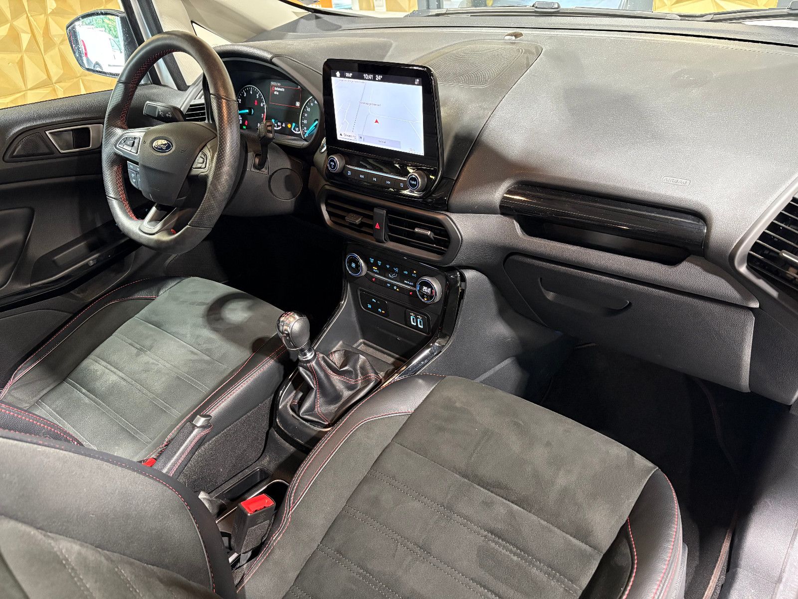 Fahrzeugabbildung Ford EcoSport ST-Line/ALCANTARA/PANO/APPLE/KAMERA/NAV