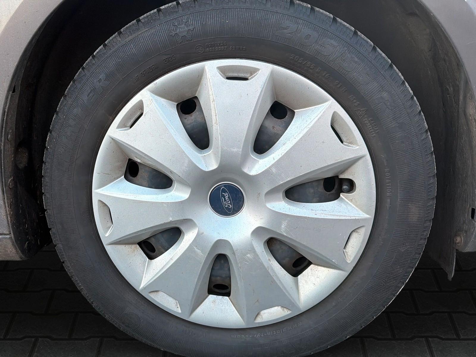 Ford Focus 2013 — фото 13