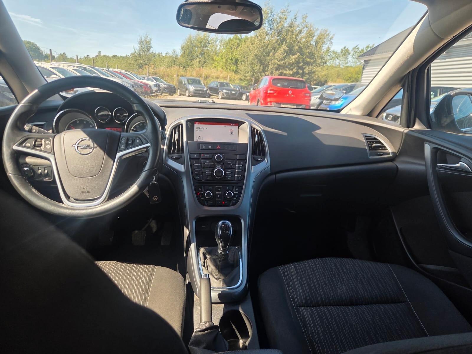Opel Astra 2015 — photo 8