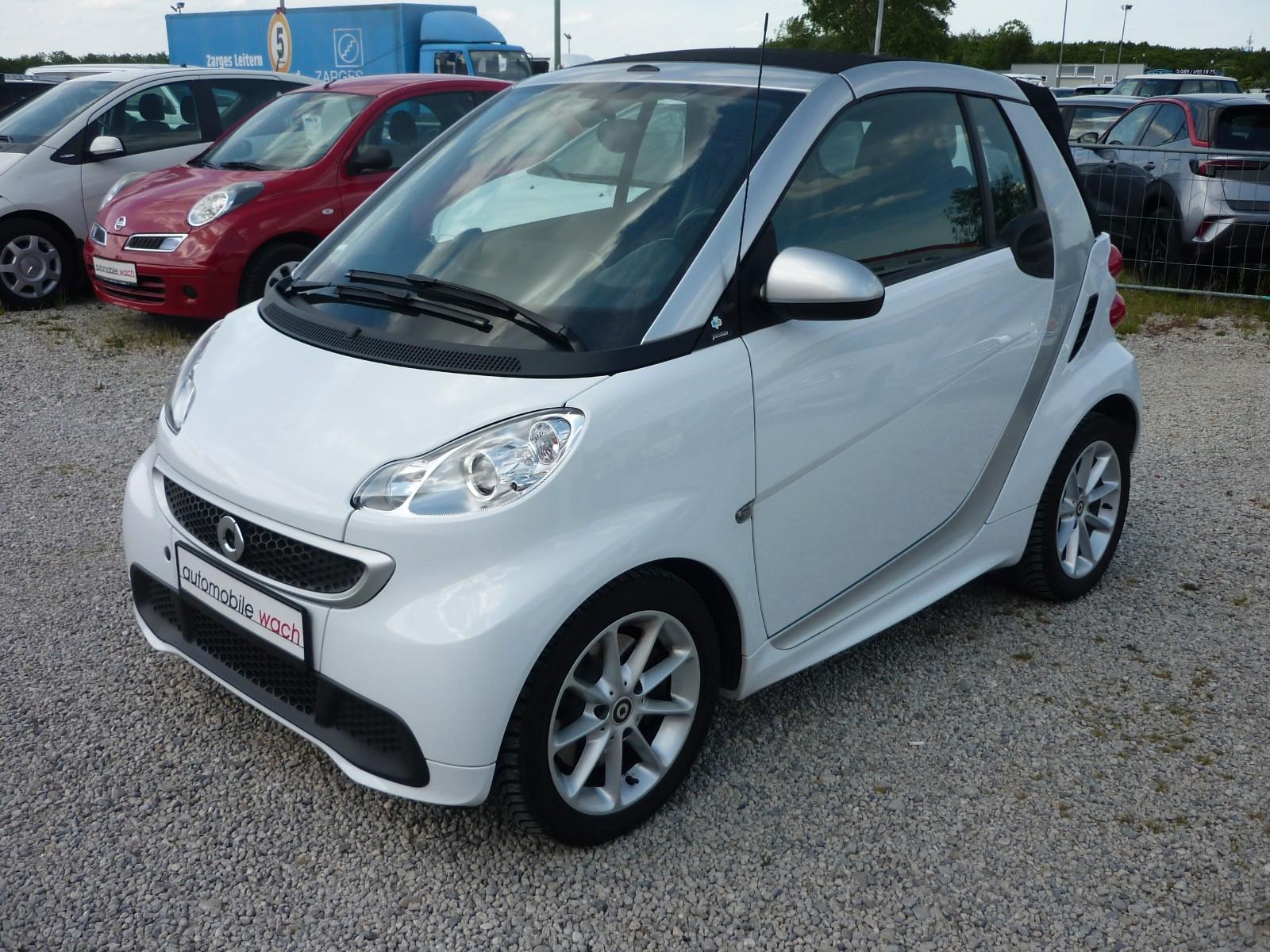 Smart ForTwo Cabrio Passion MHD 52 kW AHK Topzustand!