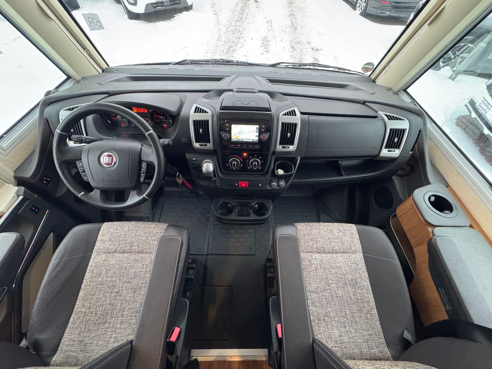 Fahrzeugabbildung Knaus VAN 650 I MEG AUTOMATIK LÄNGSBETT HUBBETT 1.HAND