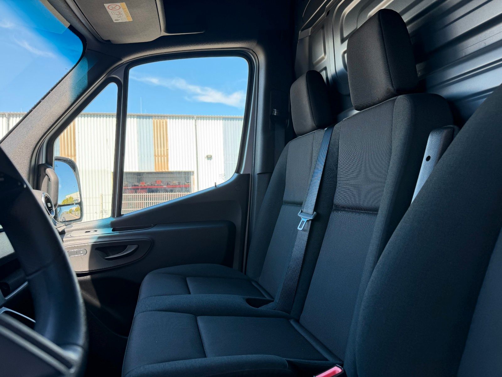 Fahrzeugabbildung Mercedes-Benz Sprinter 319 CDI 4x4 3665 Klima AHK Kamera