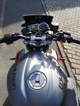 Triumph Street Triple 675 R - NAKED BIKE VON 501 BIS 750 CCM