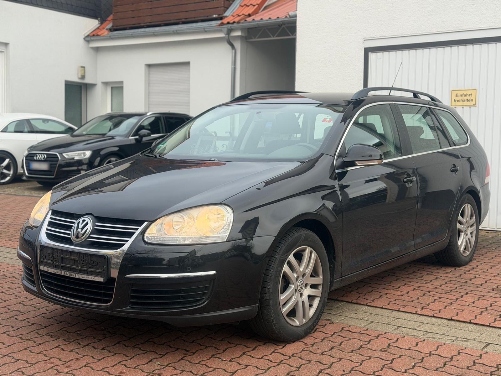 Volkswagen Golf 2010 — вигляд ззаду