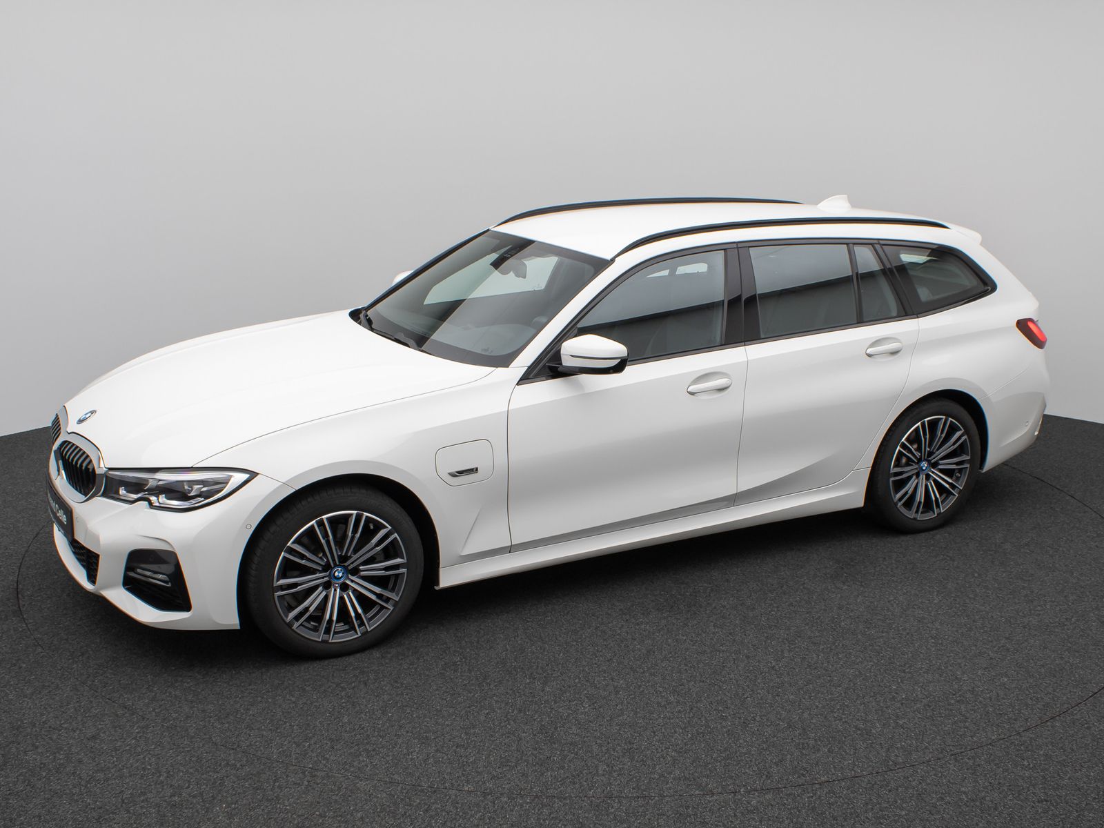 Fahrzeugabbildung BMW 320e xD M Sport 360°DAB HiFi Stop&Go Komfort LED
