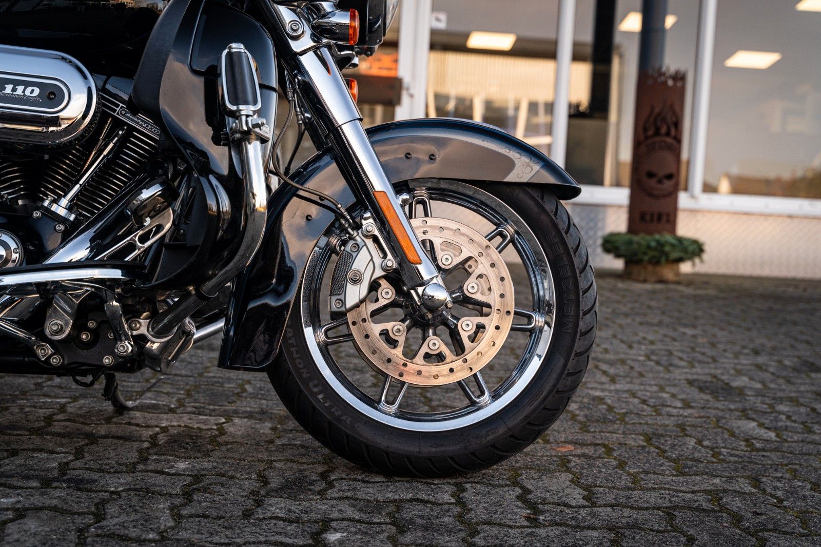 Fahrzeugabbildung Harley-Davidson CVO Ultra Classic Electra Glide 110ANV FLHTCUSE8